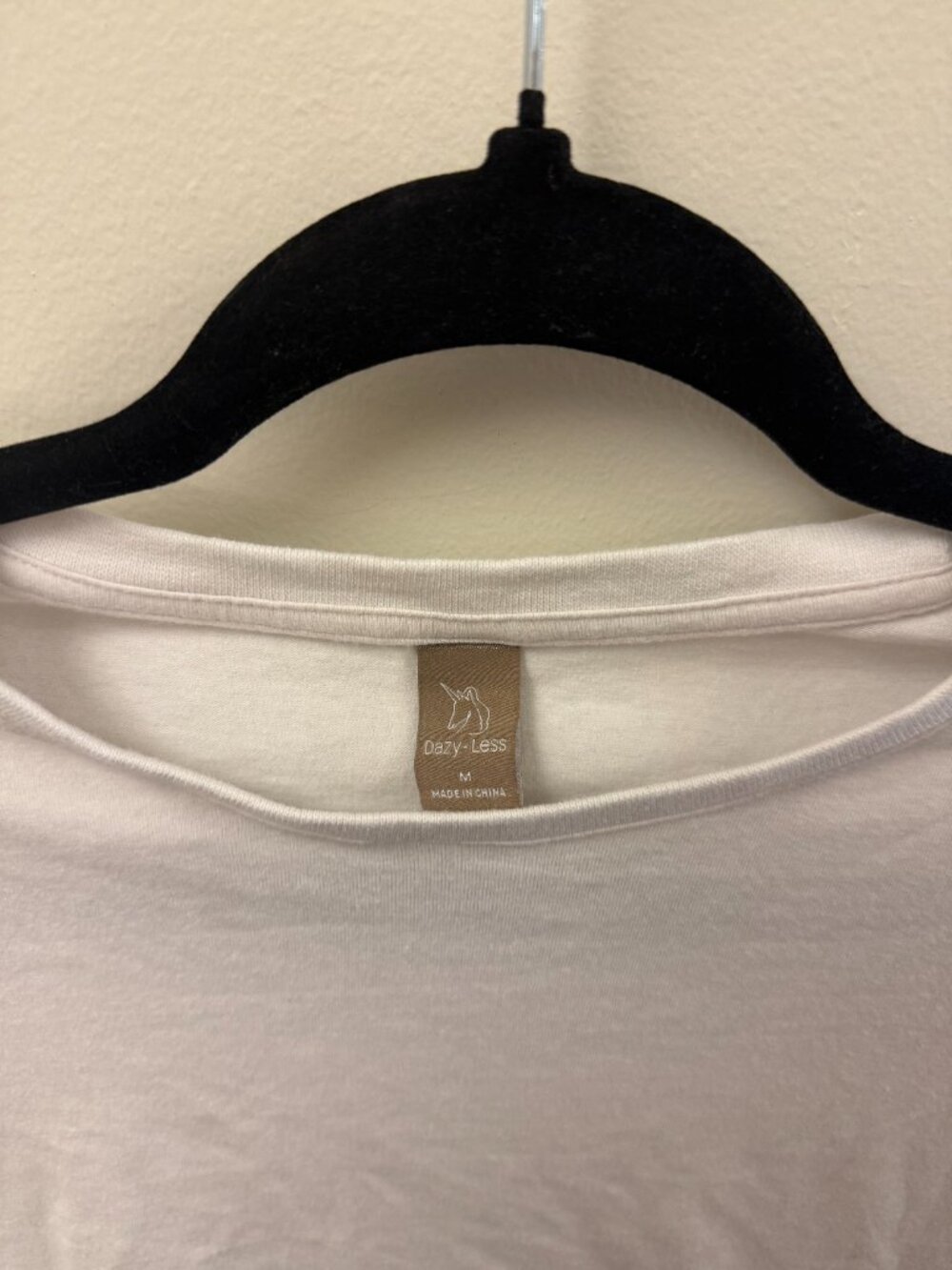 basic cropped white tee - Picture 3 of 3